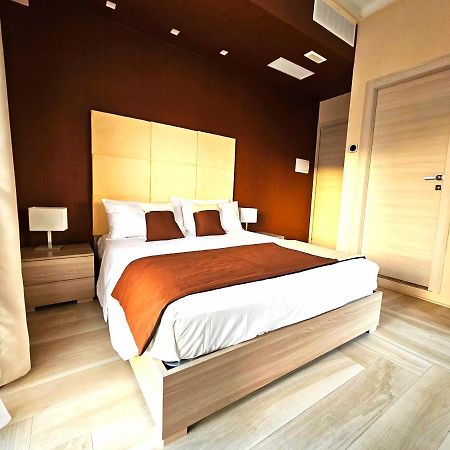 Trilogy Prestige - Central Premium Suites เลชเช ภายนอก รูปภาพ
