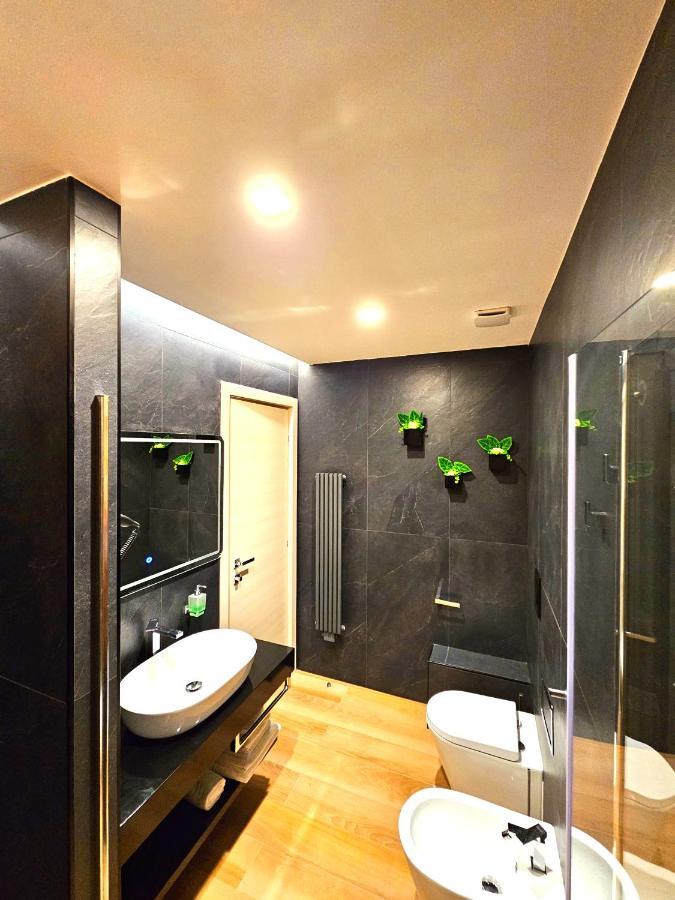 Trilogy Prestige - Central Premium Suites เลชเช ภายนอก รูปภาพ