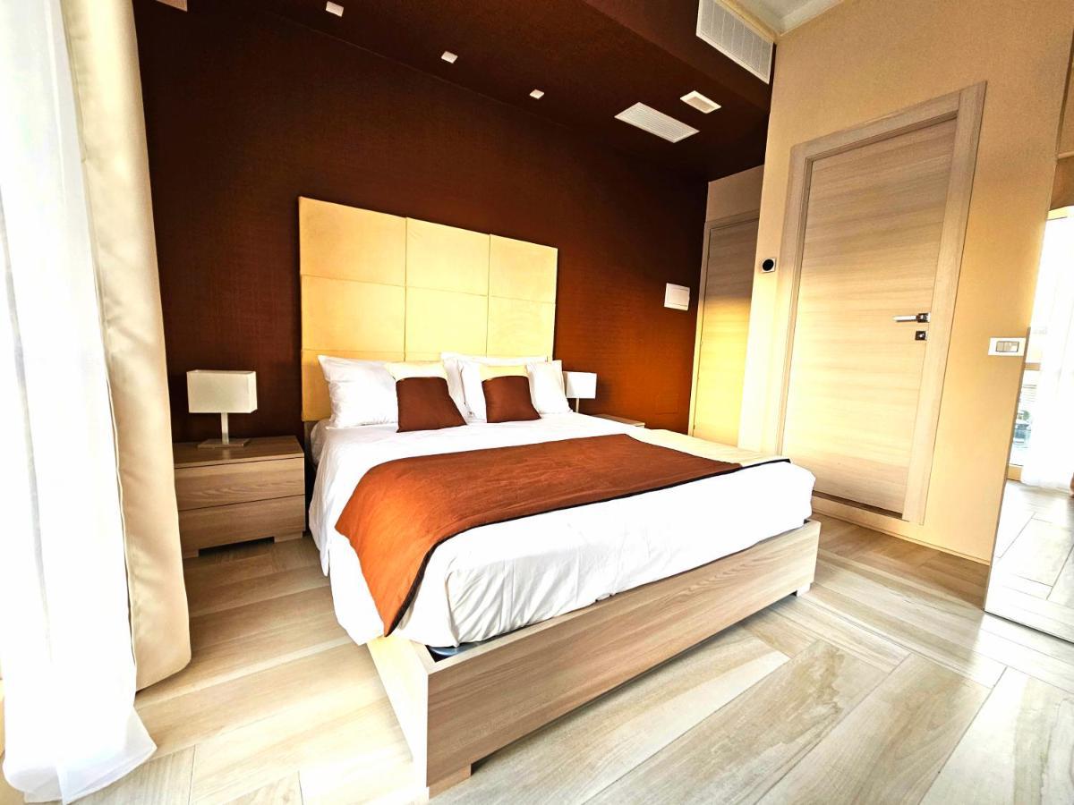Trilogy Prestige - Central Premium Suites เลชเช ภายนอก รูปภาพ