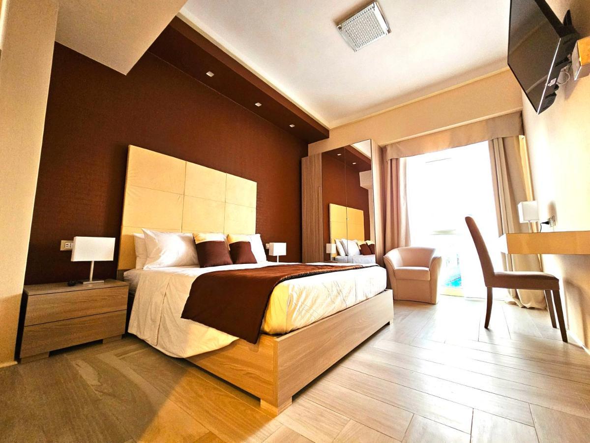Trilogy Prestige - Central Premium Suites เลชเช ภายนอก รูปภาพ
