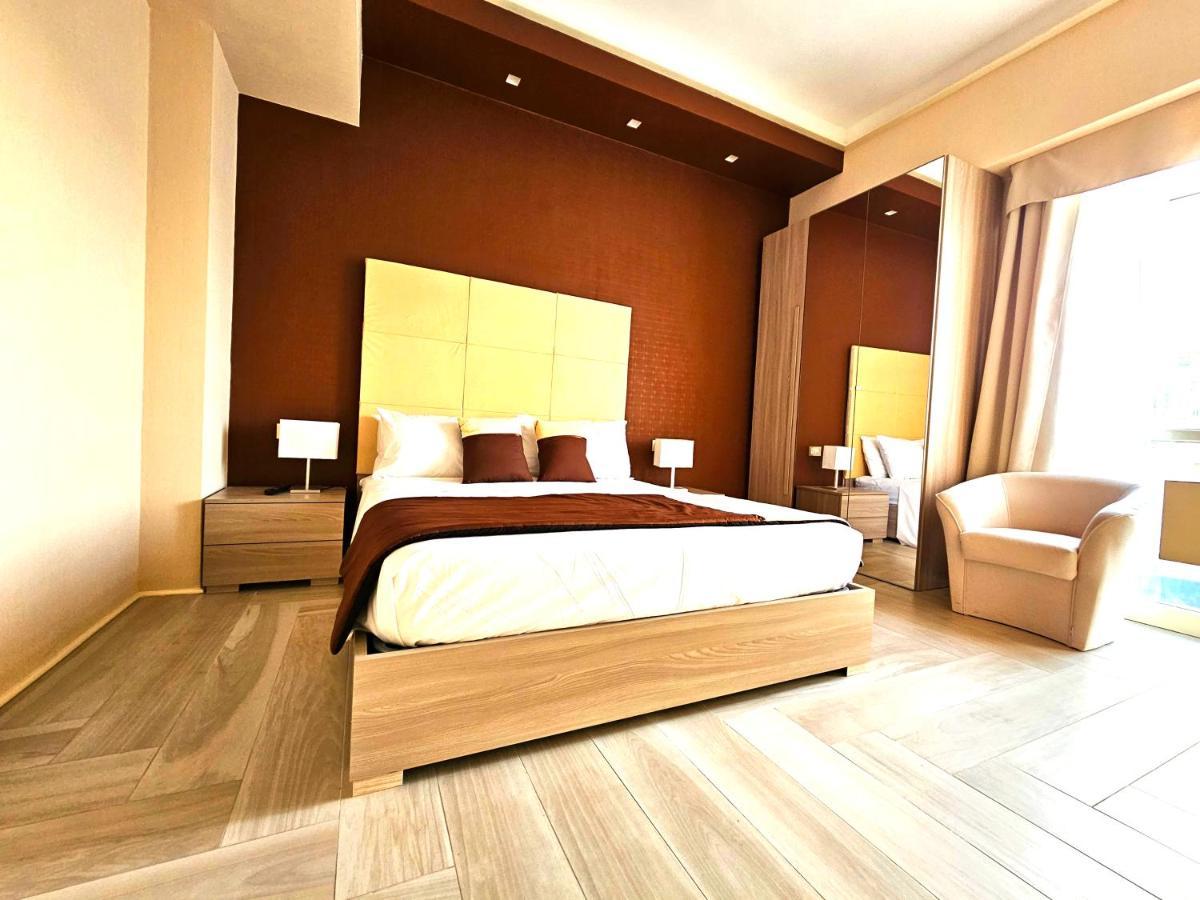 Trilogy Prestige - Central Premium Suites เลชเช ภายนอก รูปภาพ